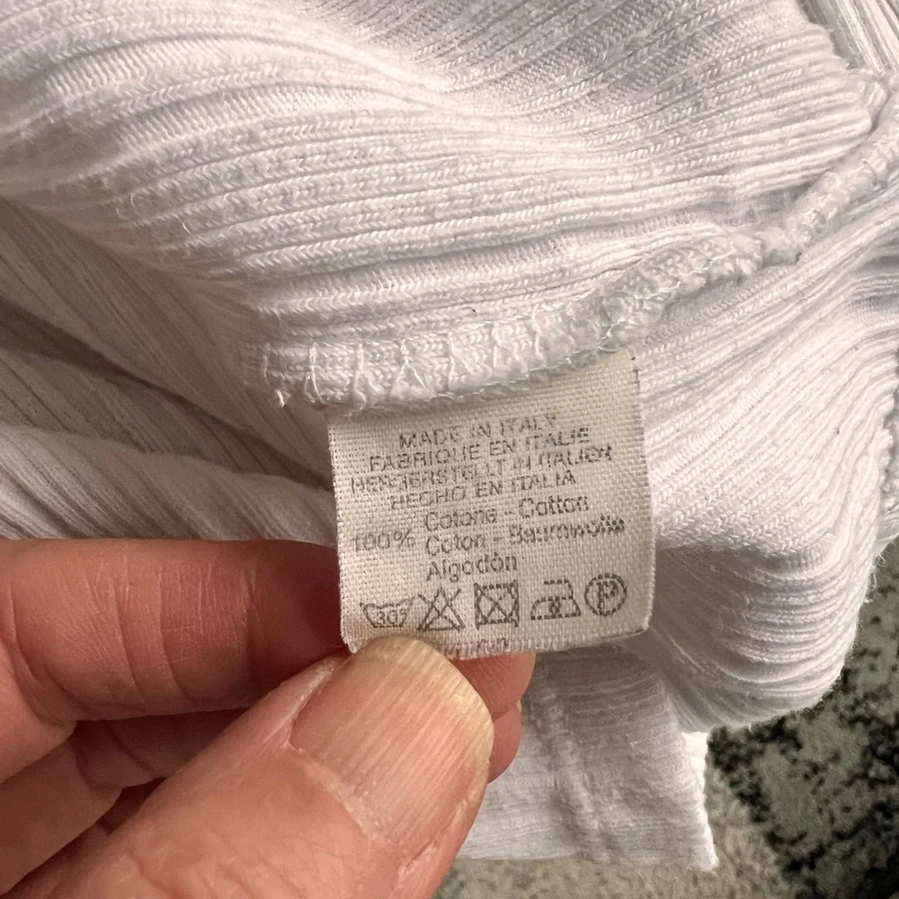 Brandy Melville White Button Down Shirt - Picture 4 of 4